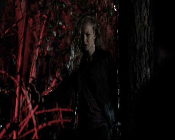 VampireDiariesWorld-dot-nl_6x05The_WorldHasTurnedAndLeftMeHere1429.jpg