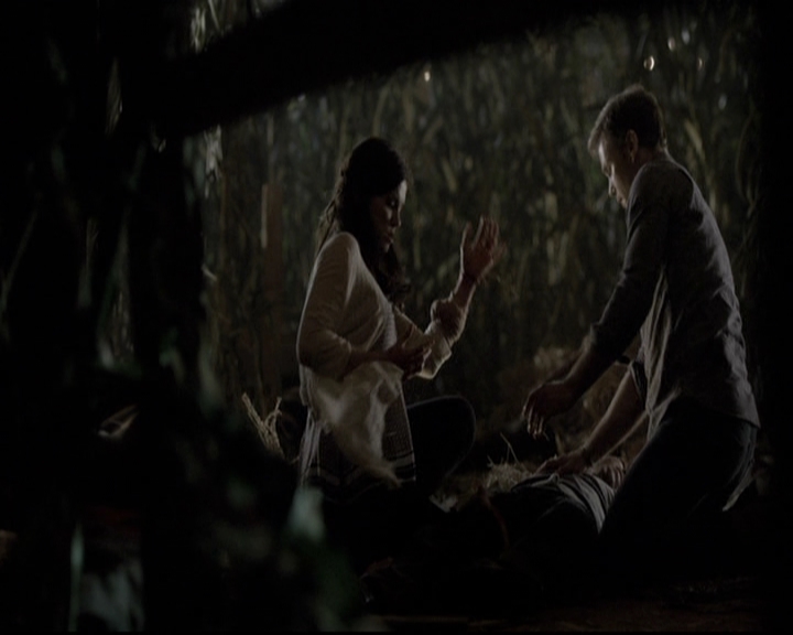 VampireDiariesWorld-dot-nl_6x05The_WorldHasTurnedAndLeftMeHere1483.jpg