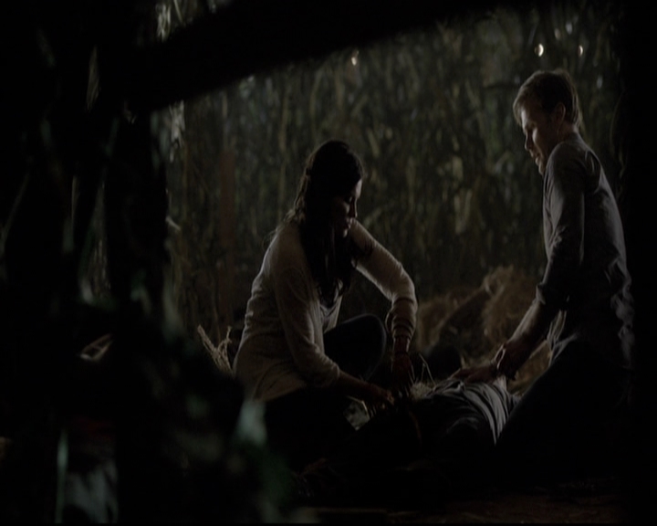 VampireDiariesWorld-dot-nl_6x05The_WorldHasTurnedAndLeftMeHere1484.jpg