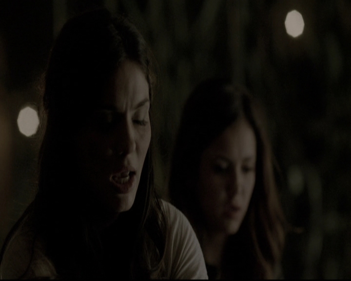 VampireDiariesWorld-dot-nl_6x05The_WorldHasTurnedAndLeftMeHere1502.jpg