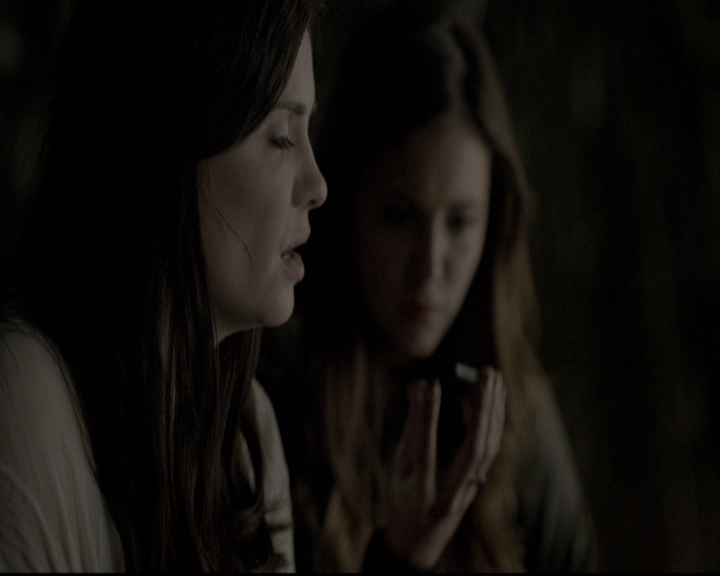 VampireDiariesWorld-dot-nl_6x05The_WorldHasTurnedAndLeftMeHere1526.jpg