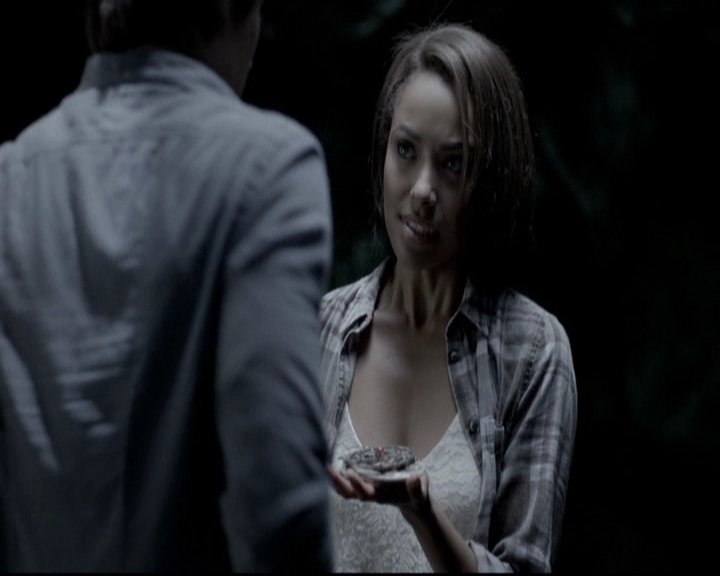 VampireDiariesWorld-dot-nl_6x05The_WorldHasTurnedAndLeftMeHere1573.jpg