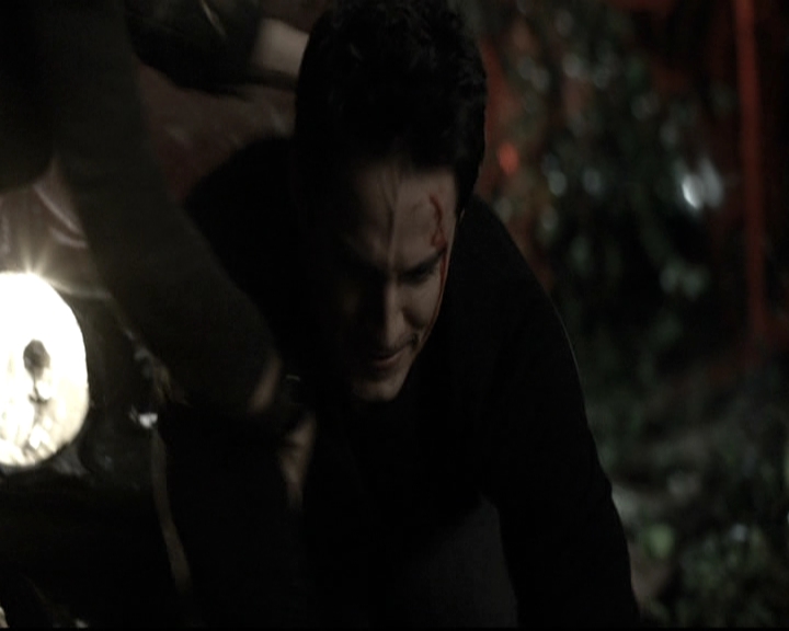 VampireDiariesWorld-dot-nl_6x05The_WorldHasTurnedAndLeftMeHere1647.jpg