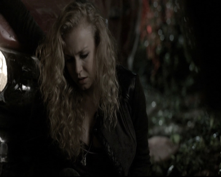 VampireDiariesWorld-dot-nl_6x05The_WorldHasTurnedAndLeftMeHere1662.jpg