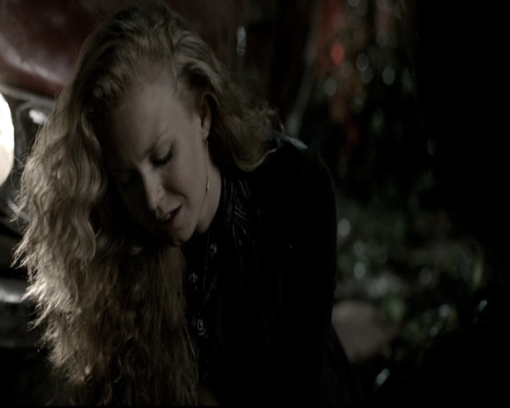 VampireDiariesWorld-dot-nl_6x05The_WorldHasTurnedAndLeftMeHere1689.jpg