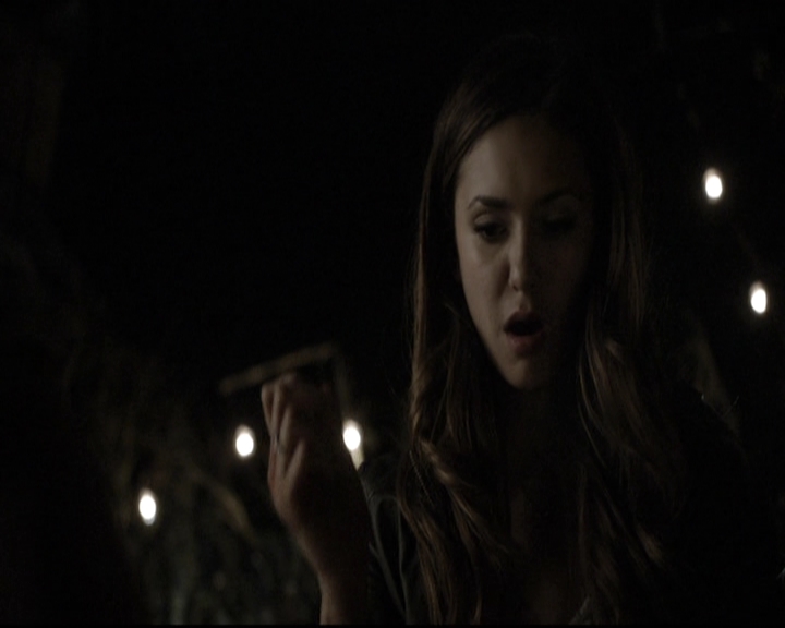 VampireDiariesWorld-dot-nl_6x05The_WorldHasTurnedAndLeftMeHere1733.jpg