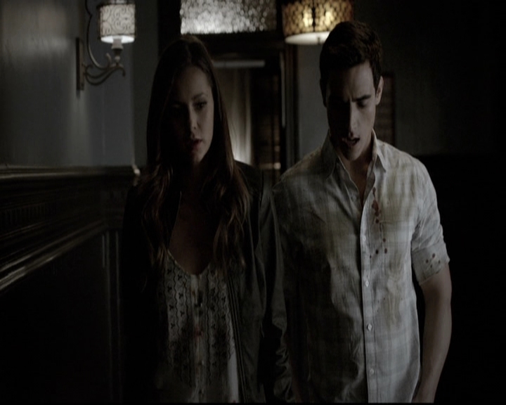 VampireDiariesWorld-dot-nl_6x05The_WorldHasTurnedAndLeftMeHere1994.jpg