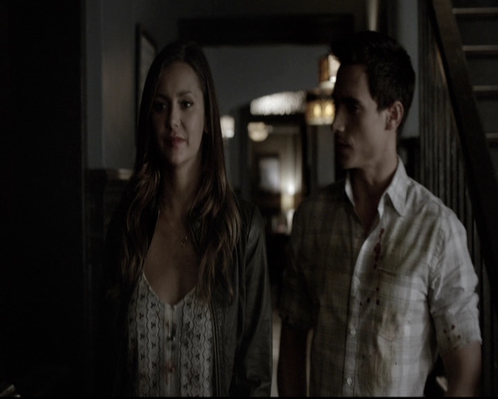 VampireDiariesWorld-dot-nl_6x05The_WorldHasTurnedAndLeftMeHere2002.jpg