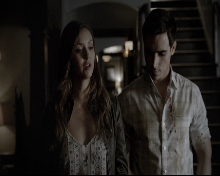 VampireDiariesWorld-dot-nl_6x05The_WorldHasTurnedAndLeftMeHere2006.jpg