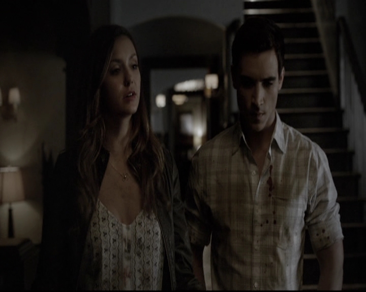 VampireDiariesWorld-dot-nl_6x05The_WorldHasTurnedAndLeftMeHere2007.jpg