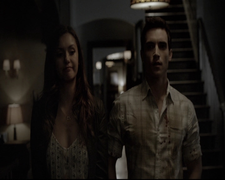 VampireDiariesWorld-dot-nl_6x05The_WorldHasTurnedAndLeftMeHere2008.jpg