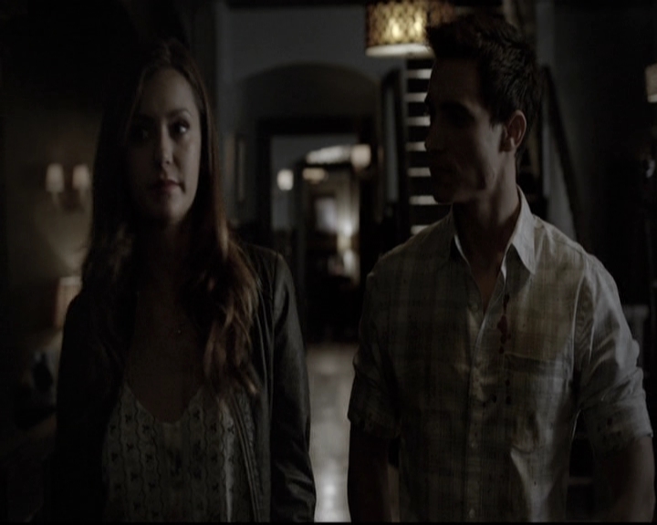 VampireDiariesWorld-dot-nl_6x05The_WorldHasTurnedAndLeftMeHere2010.jpg