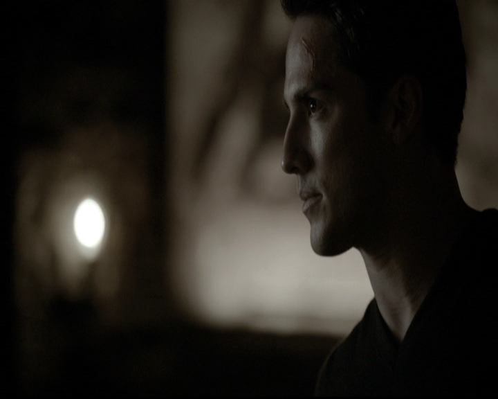 VampireDiariesWorld-dot-nl_6x05The_WorldHasTurnedAndLeftMeHere2077.jpg