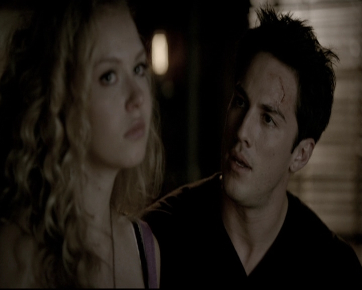 VampireDiariesWorld-dot-nl_6x05The_WorldHasTurnedAndLeftMeHere2110.jpg