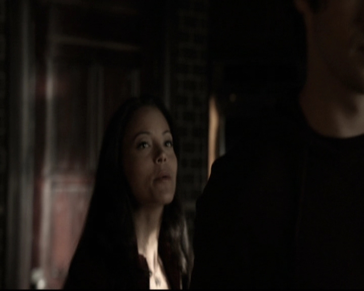 VampireDiariesWorld-dot-nl_6x06TheMoreYouIgnoreMeTheCloserIGet0208.jpg