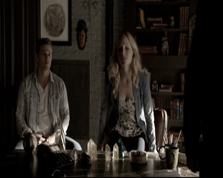 VampireDiariesWorld-dot-nl_6x06TheMoreYouIgnoreMeTheCloserIGet0365.jpg