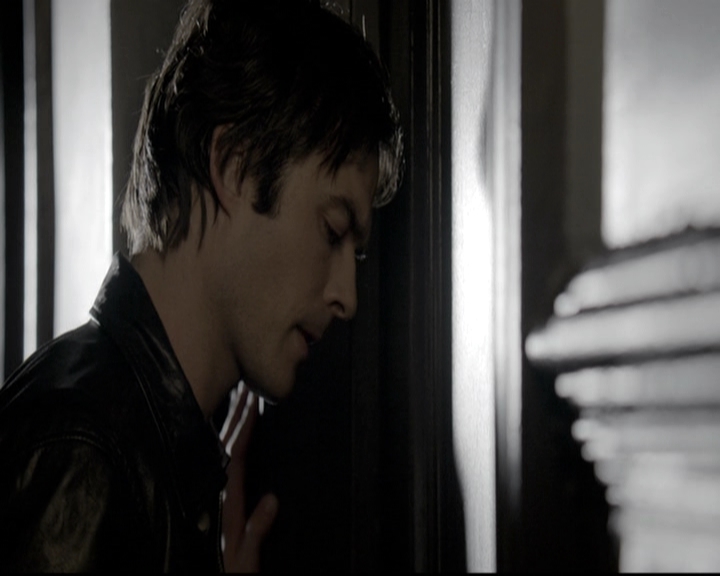 VampireDiariesWorld-dot-nl_6x06TheMoreYouIgnoreMeTheCloserIGet0506.jpg