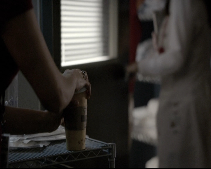 VampireDiariesWorld-dot-nl_6x06TheMoreYouIgnoreMeTheCloserIGet0607.jpg