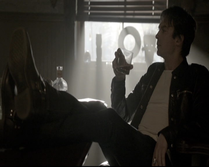 VampireDiariesWorld-dot-nl_6x06TheMoreYouIgnoreMeTheCloserIGet0706.jpg