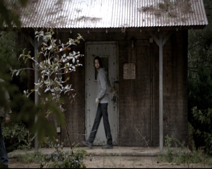 VampireDiariesWorld-dot-nl_6x06TheMoreYouIgnoreMeTheCloserIGet0858.jpg