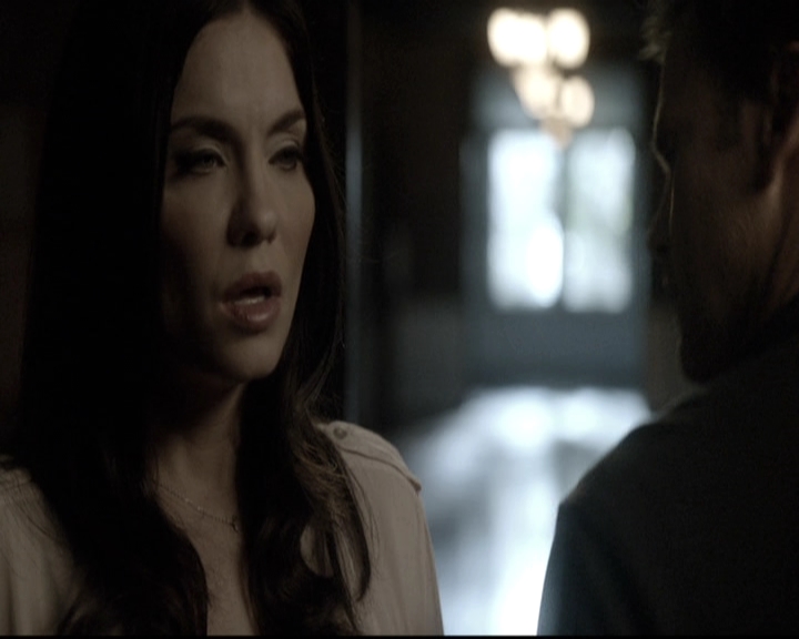 VampireDiariesWorld-dot-nl_6x06TheMoreYouIgnoreMeTheCloserIGet1385.jpg