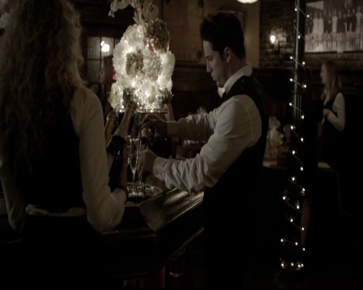 VampireDiariesWorld-dot-nl_6x07DoYouRememberTheFirstTime0640.jpg