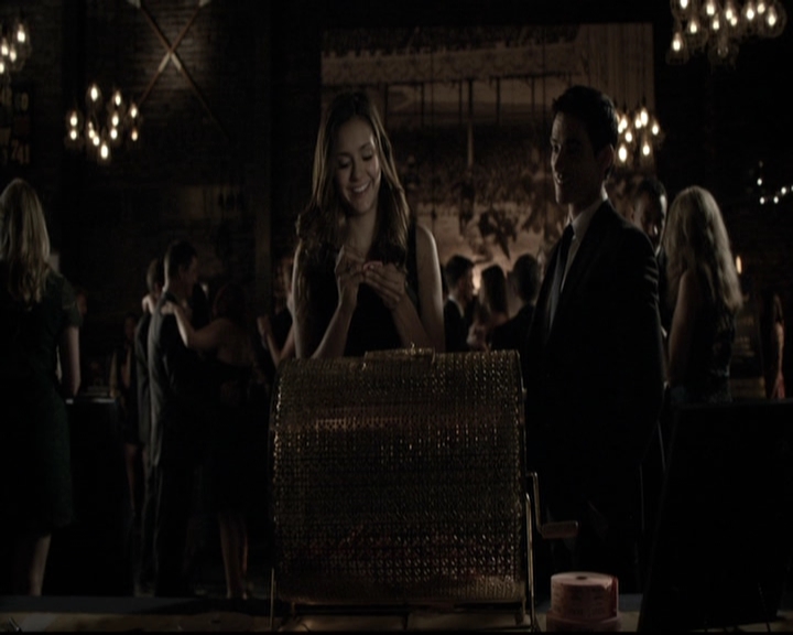 VampireDiariesWorld-dot-nl_6x07DoYouRememberTheFirstTime0759.jpg