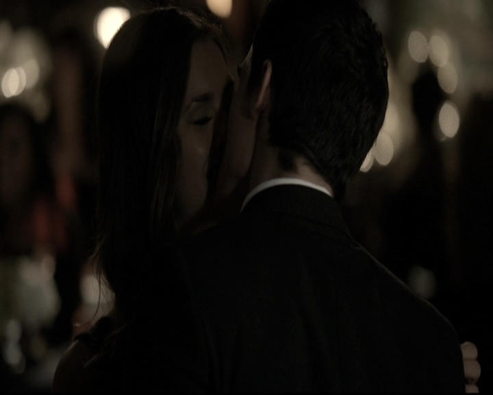 VampireDiariesWorld-dot-nl_6x07DoYouRememberTheFirstTime0773.jpg