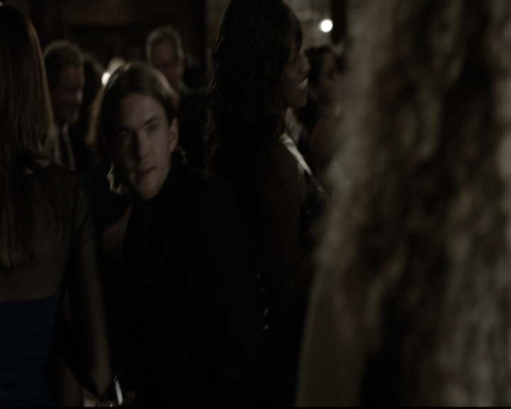 VampireDiariesWorld-dot-nl_6x07DoYouRememberTheFirstTime1076.jpg