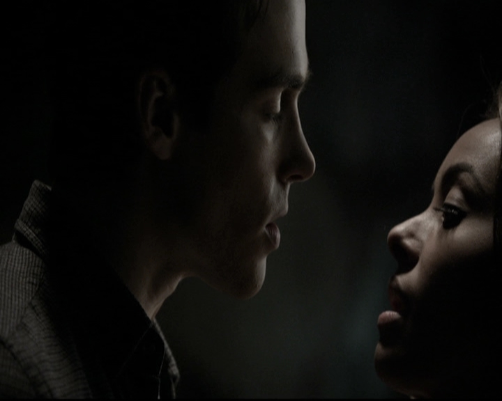 VampireDiariesWorld-dot-nl_6x07DoYouRememberTheFirstTime1524.jpg