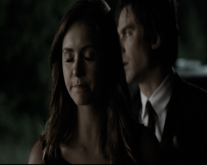 VampireDiariesWorld-dot-nl_6x07DoYouRememberTheFirstTime1711.jpg