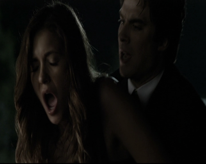 VampireDiariesWorld-dot-nl_6x07DoYouRememberTheFirstTime1734.jpg