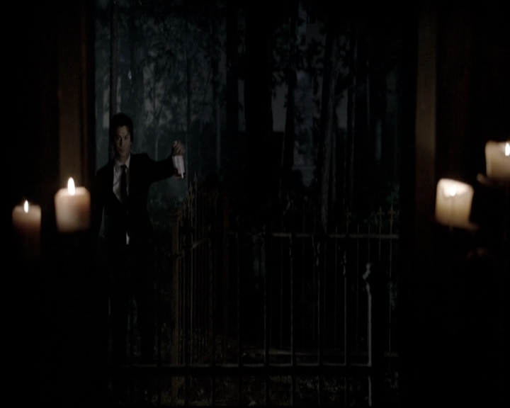 VampireDiariesWorld-dot-nl_6x07DoYouRememberTheFirstTime2240.jpg