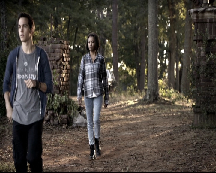 VampireDiariesWorld-dot-nl_6x08FadeIntoYou0361.jpg