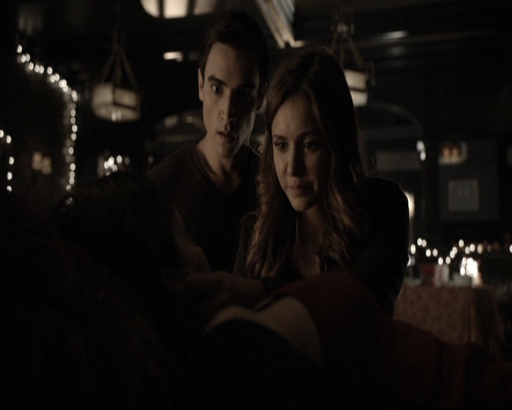 VampireDiariesWorld-dot-nl_6x08FadeIntoYou1553.jpg