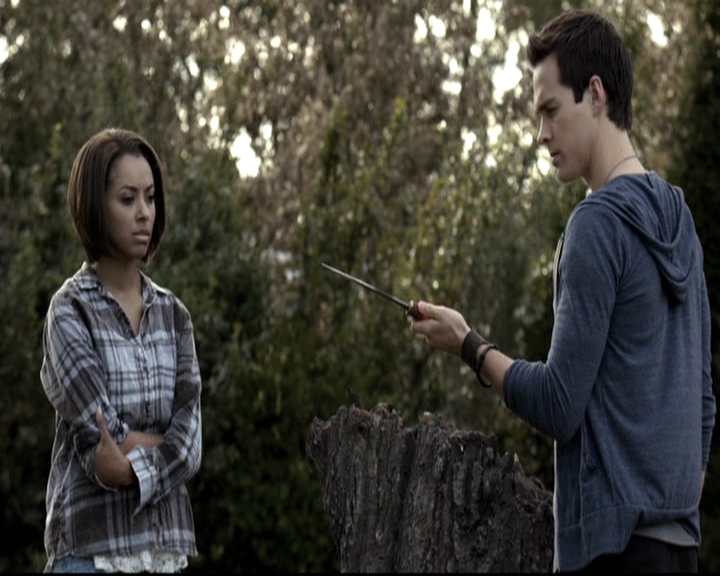 VampireDiariesWorld-dot-nl_6x08FadeIntoYou1780.jpg