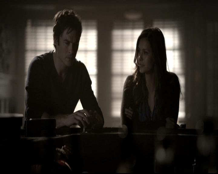 VampireDiariesWorld-dot-nl_6x08FadeIntoYou2099.jpg