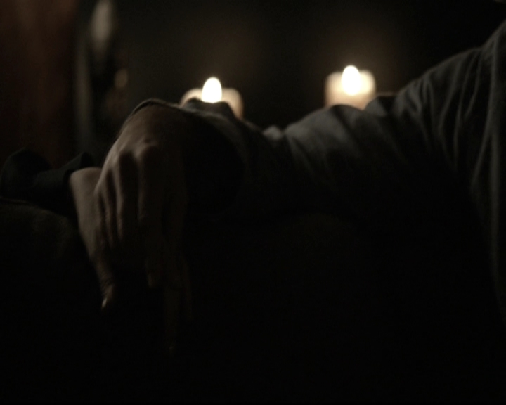 VampireDiariesWorld-dot-nl_6x09IAlone0069.jpg