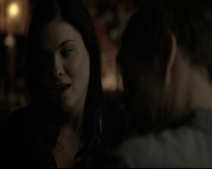 VampireDiariesWorld-dot-nl_6x09IAlone0102.jpg