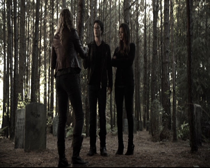 VampireDiariesWorld-dot-nl_6x09IAlone0404.jpg