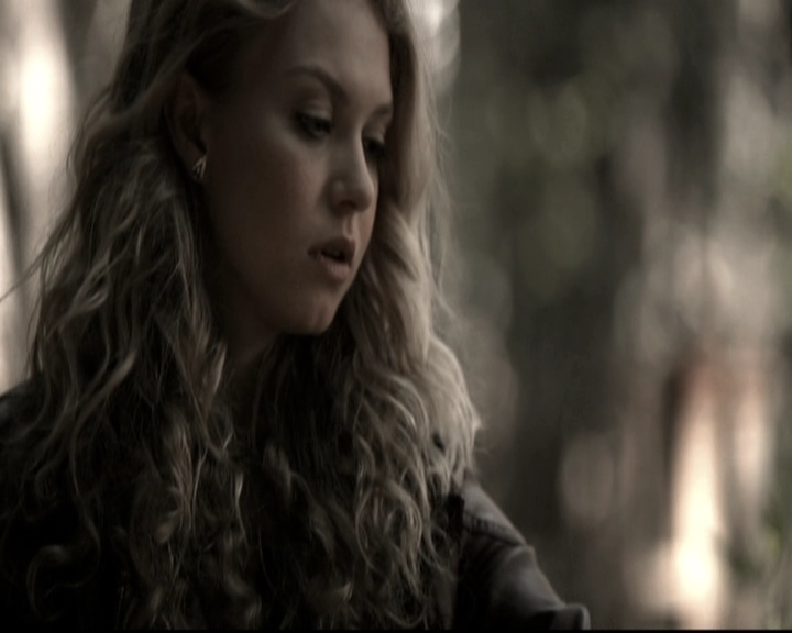 VampireDiariesWorld-dot-nl_6x09IAlone0442.jpg