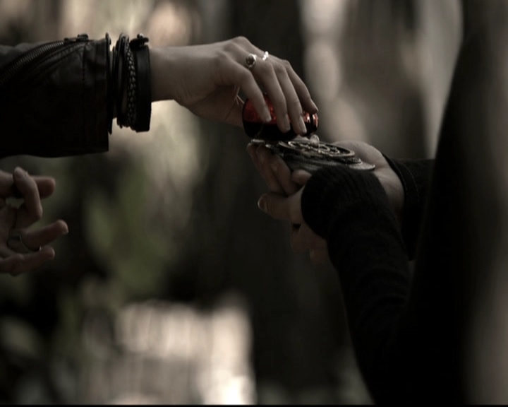 VampireDiariesWorld-dot-nl_6x09IAlone0461.jpg