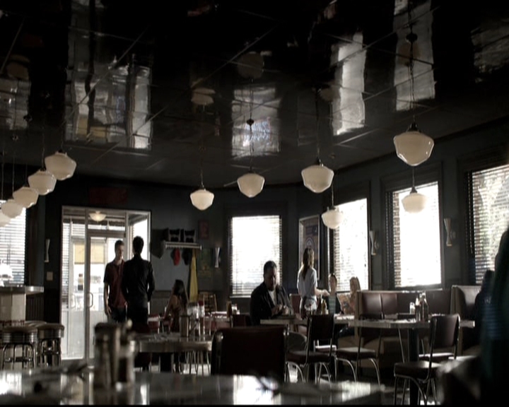 VampireDiariesWorld-dot-nl_6x09IAlone0705.jpg