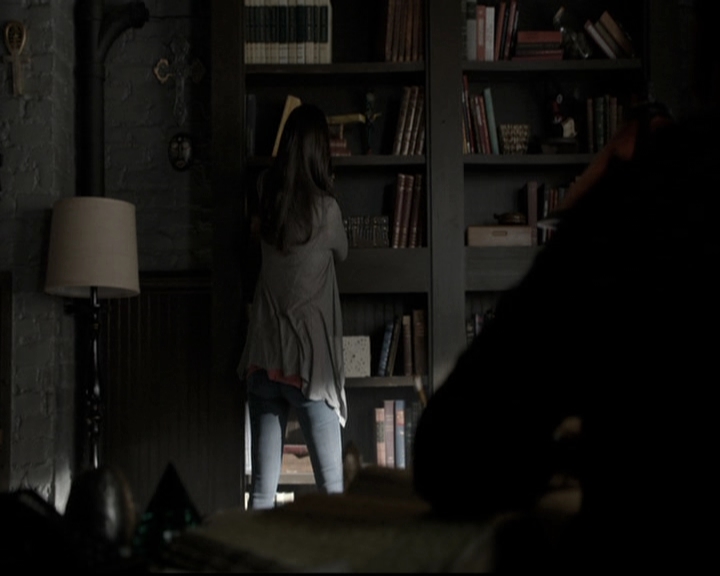 VampireDiariesWorld-dot-nl_6x09IAlone0980.jpg