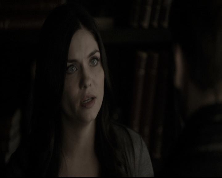 VampireDiariesWorld-dot-nl_6x09IAlone1002.jpg