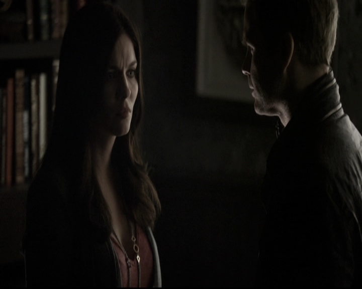 VampireDiariesWorld-dot-nl_6x09IAlone1011.jpg