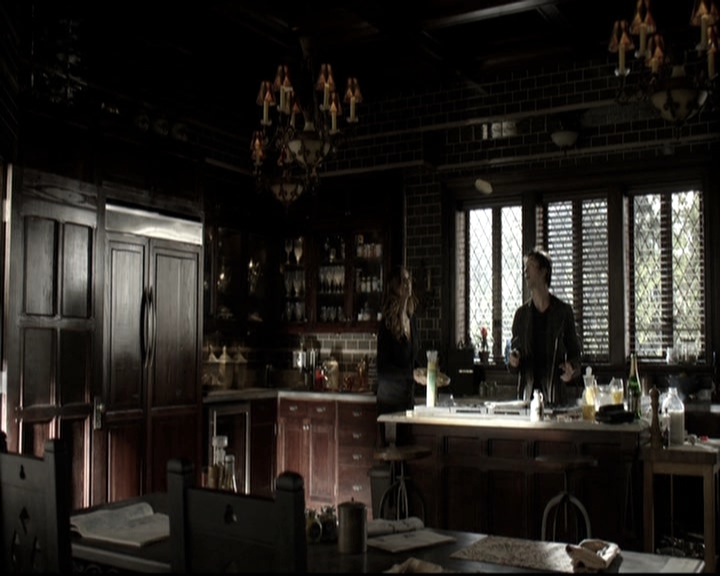 VampireDiariesWorld-dot-nl_6x09IAlone1046.jpg