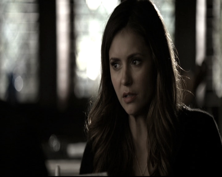 VampireDiariesWorld-dot-nl_6x09IAlone1097.jpg