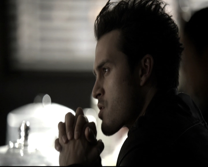 VampireDiariesWorld-dot-nl_6x09IAlone1197.jpg