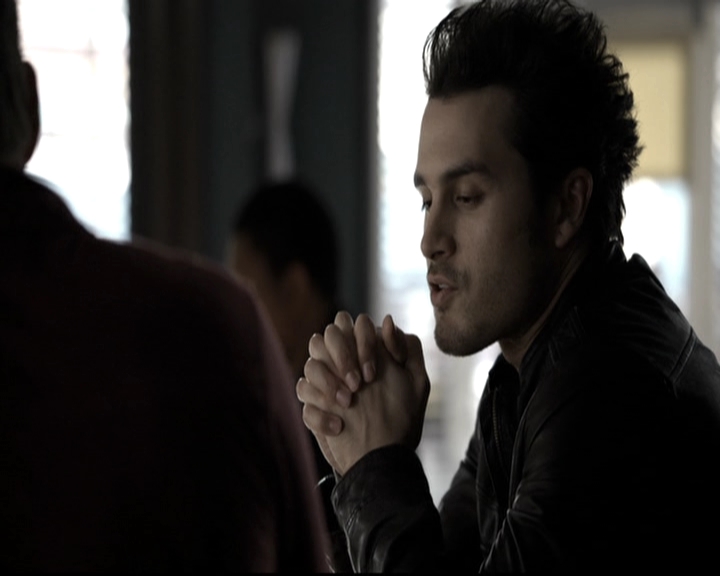 VampireDiariesWorld-dot-nl_6x09IAlone1202.jpg